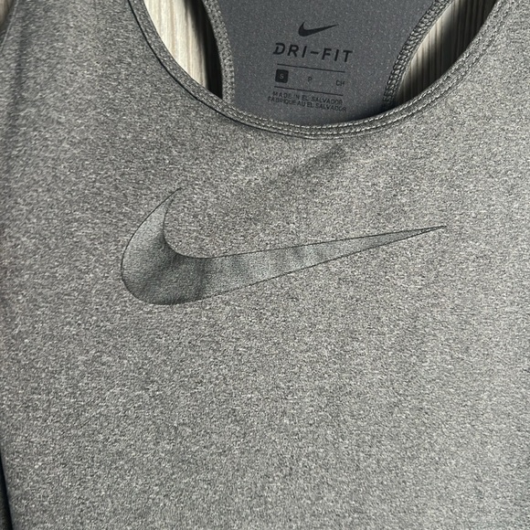 NIKE Dri Fit Grey Fitness Tank Top. Size small - Picture 2 of 5